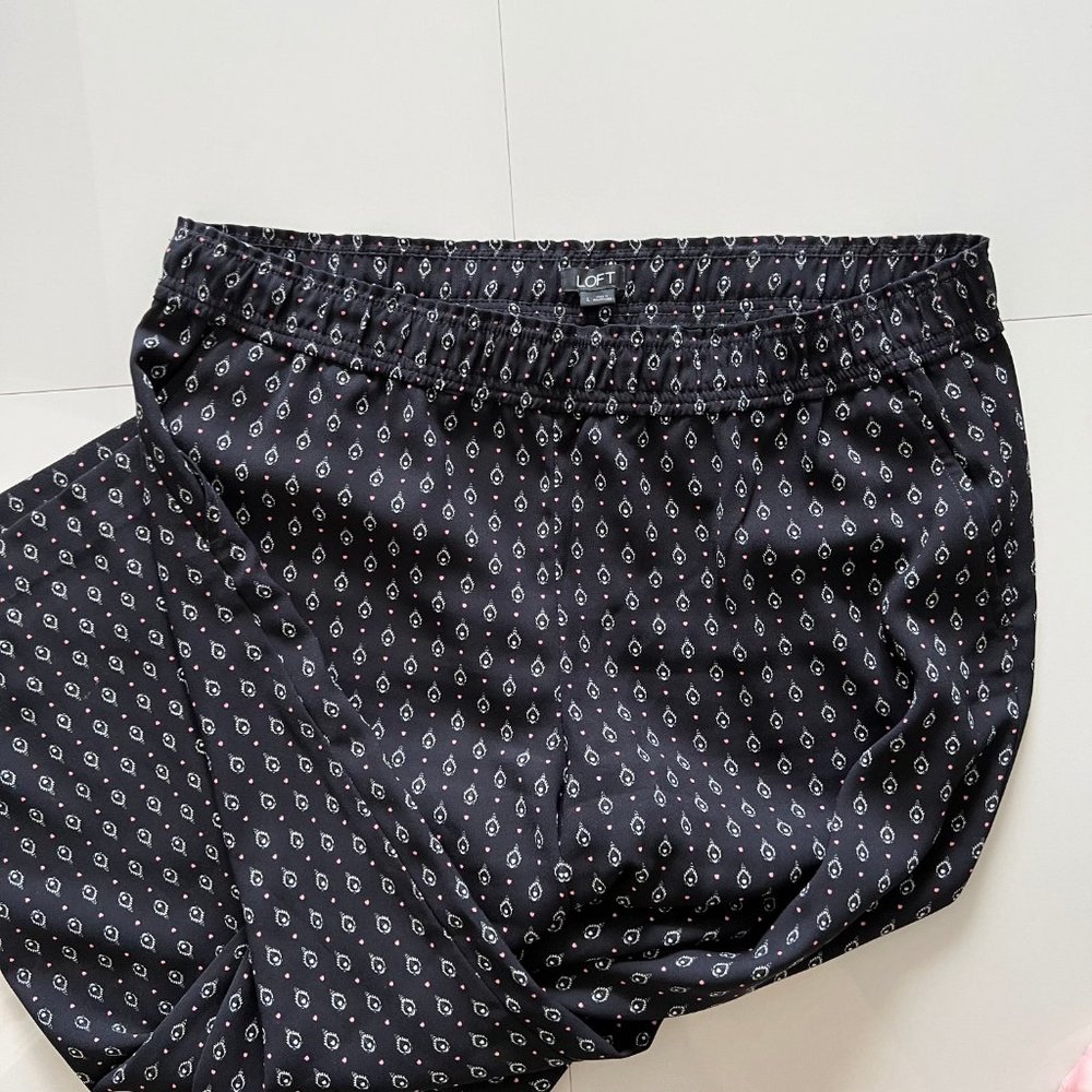 LOFT fluid Black Wide-Leg Pants with White Teardrop Print bandana print - Picture 3 of 4